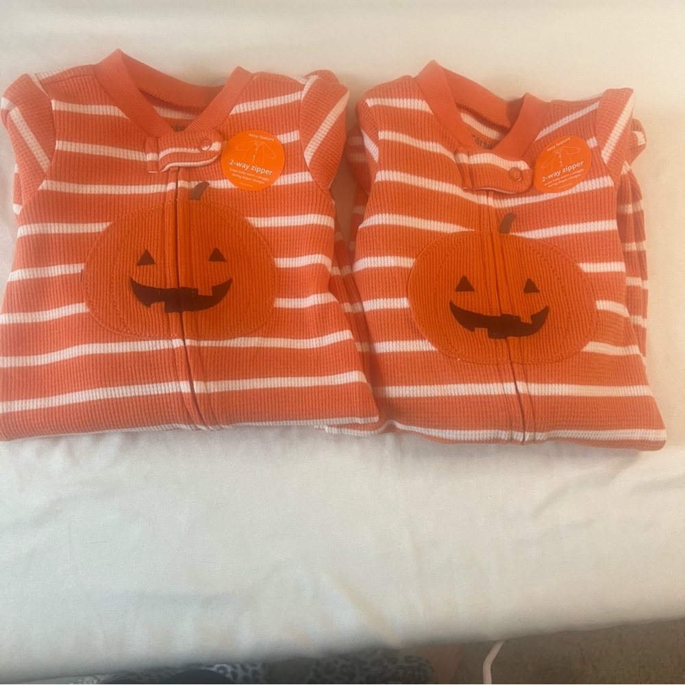 Carter’s‎ Halloween Pumpkin Footed Sleepers Newborn NWT Bundle 2 Zip Pajamas